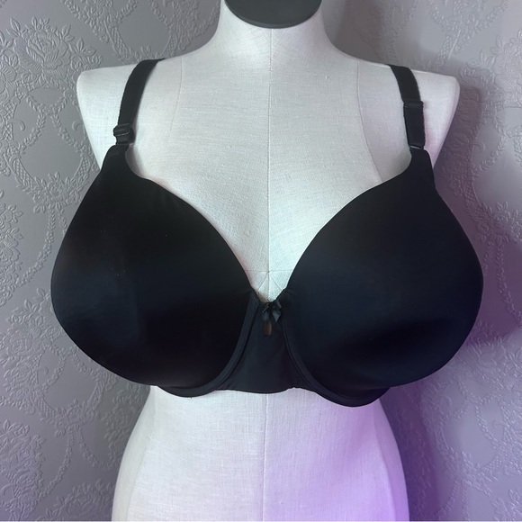 torrid Other - Elegant Black Women's Bra Torrid 42H black bra great condition